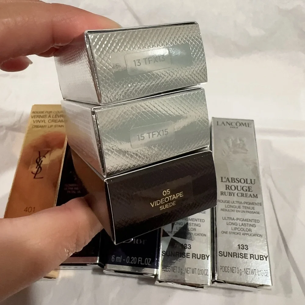 Makeup Set - Picture 2 of 2